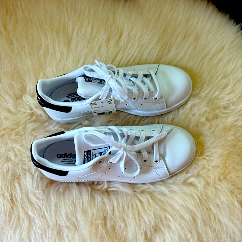 Adidas: New with tags - Stan Smith